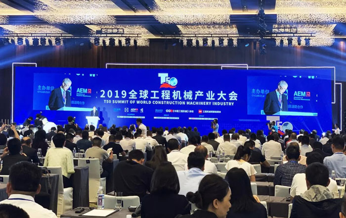 双喜临门！欧冠正规买球（中国）官方网站
囊括两项工程机械行业大奖